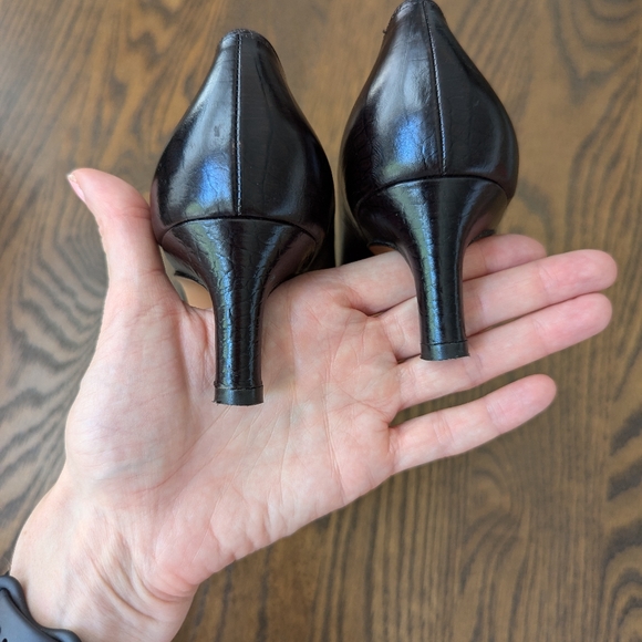 Salvatore Ferragamo Dark Brown/Black Croc Pumps Size 6 - Picture 10 of 11